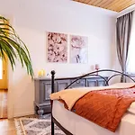 Grosses Mit Garten Fuer Familie & Gruppen Bis 13 Personen Tatil Evi Burgkunstadt