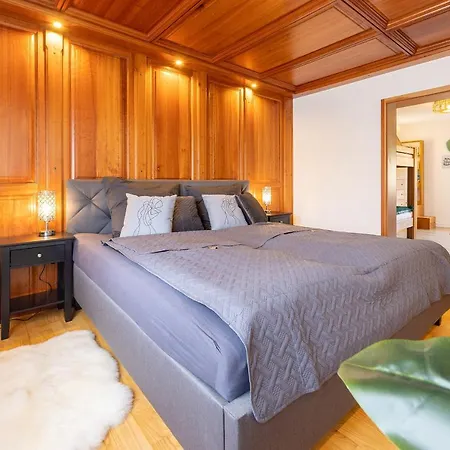 Holiday home Grosses Mit Garten Fuer Familie & Gruppen Bis 13 Personen Burgkunstadt